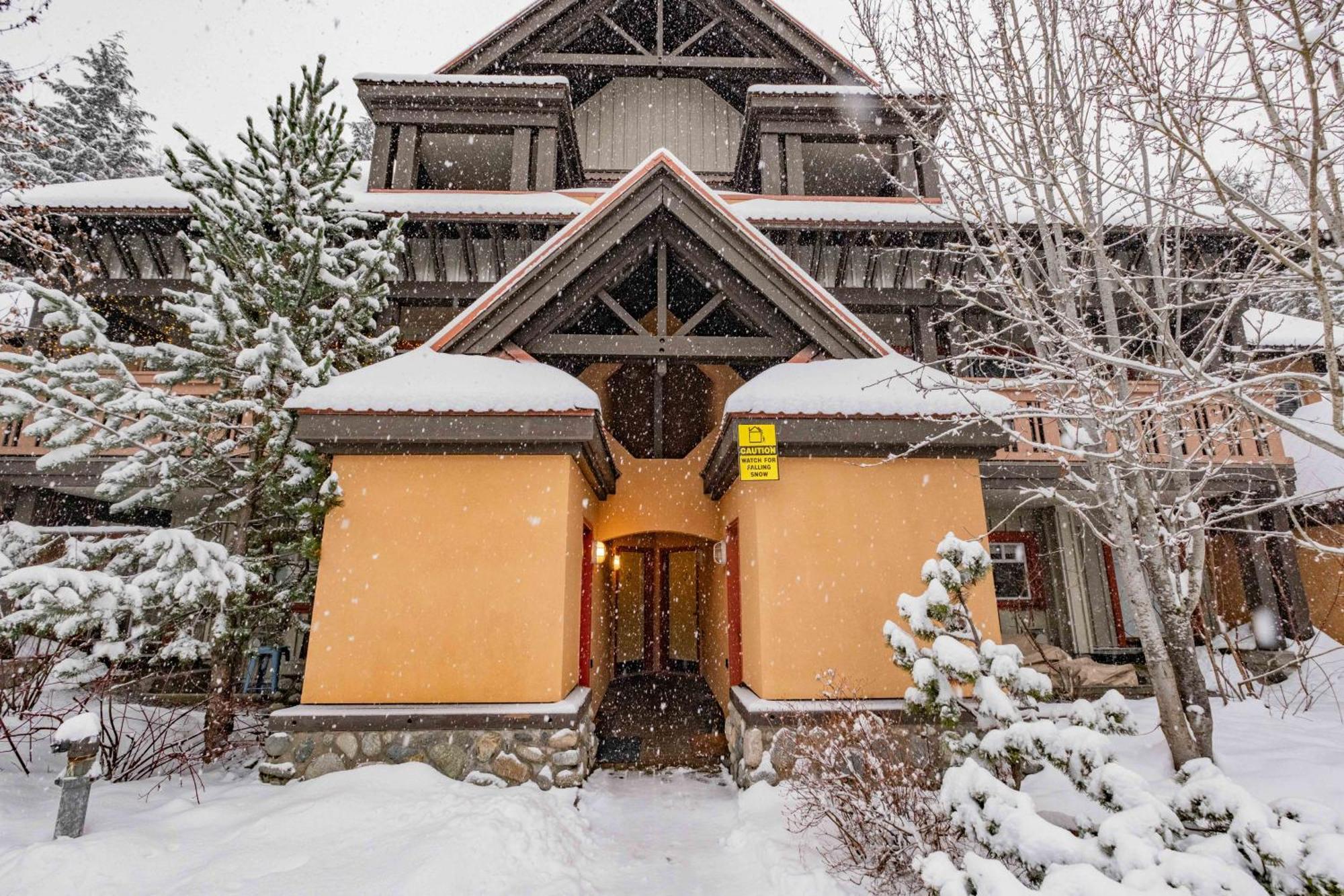 Sunpath By Outpost Whistler Villa Ngoại thất bức ảnh
